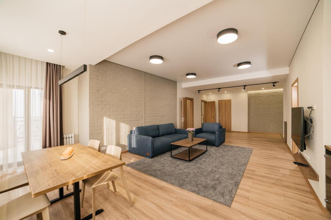 Solutel Apartments-34 比什凯克 外观 照片